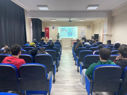 Yüksekokulumuzda HIV/AIDS Eğitimi Verildi